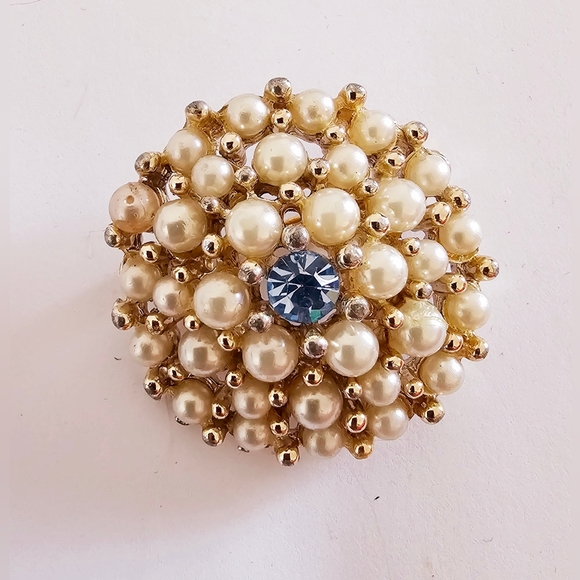 Brilliant lovely 1950 pearl dome cluster bauble blue rhinestone center brooch - Picture 3 of 6